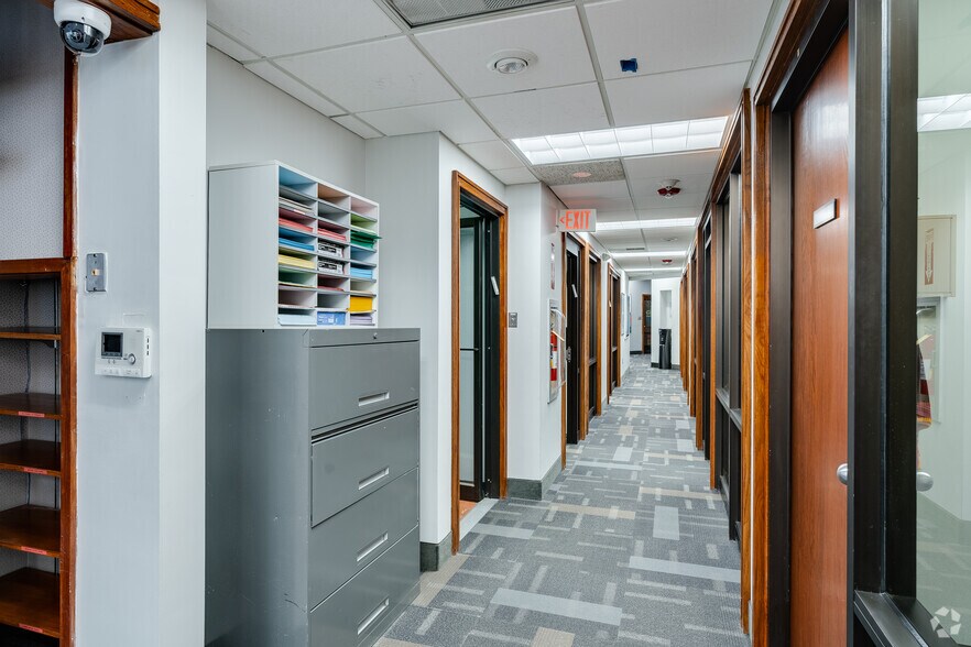 More Photos Of 1511 Walnut St, Philadelphia Office For Lease