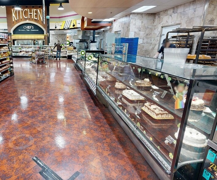 More Photos Of 5800 Turner Rd, Nanaimo Supermarket For Lease