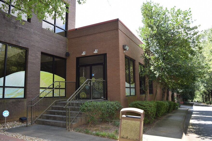 More Photos Of 2000 Powers Ferry Rd SE, Marietta Office For Sale