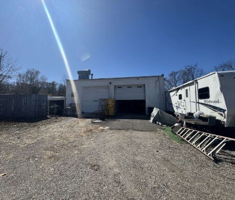 More Photos Of 419 W Main St, Smithtown Auto Repair For Sale