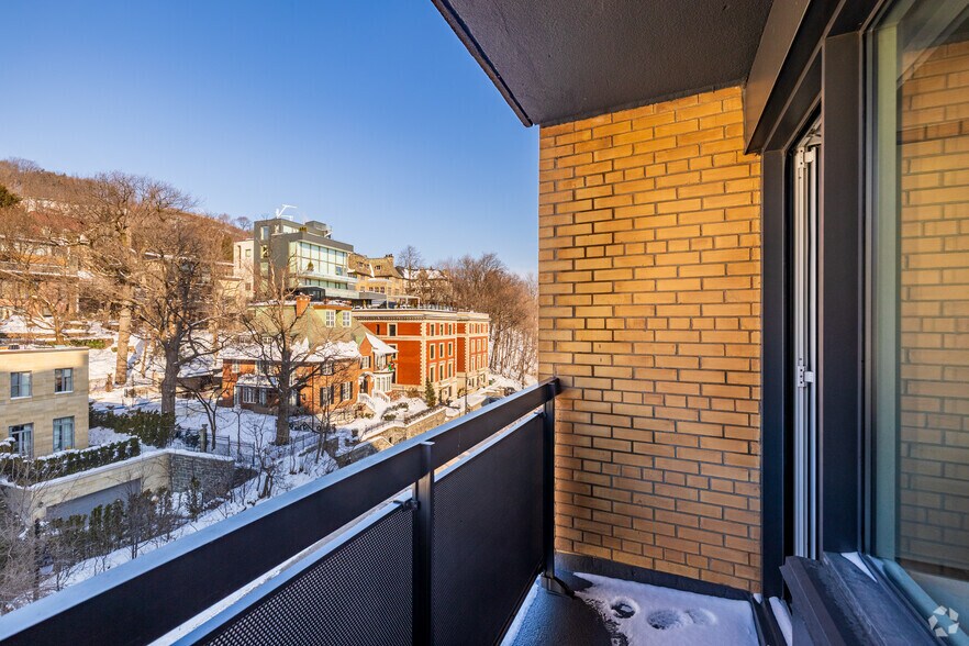 More Photos Of 1400 Av Des Pins O, Montréal Apartments For Sale