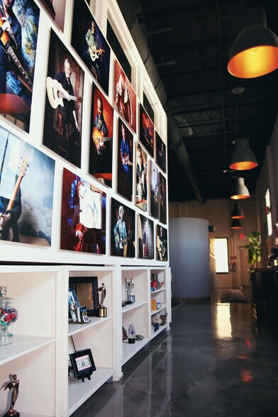 More Photos Of 2500 Emerson Ave S, Saint Petersburg Manufacturing For Sale