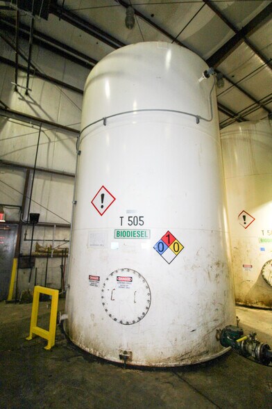 More Photos Of 5640 44th Ave S, Clinton Office For Sale