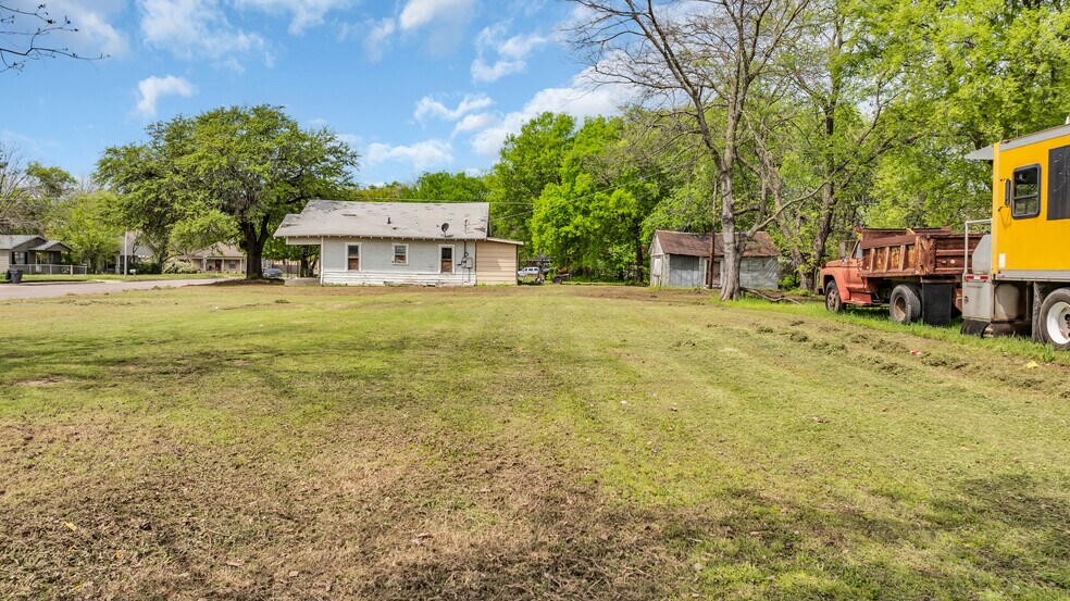 More Photos Of 603 Lake Murray Dr E, Ardmore Flex For Sale