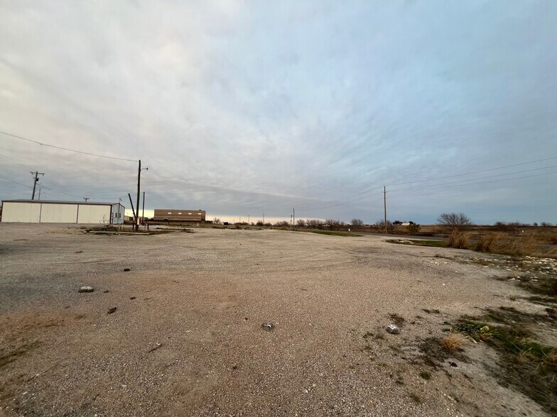 More Photos Of 14201 S State Highway 95, Coupland Land For Sale