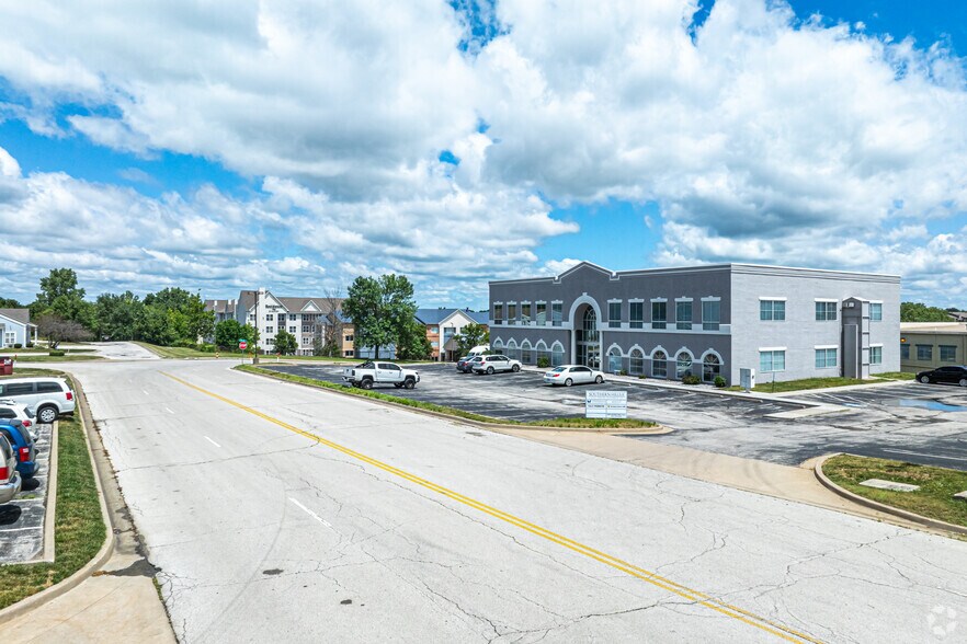 More Photos Of 3737 S Elizabeth St, Independence Office For Lease