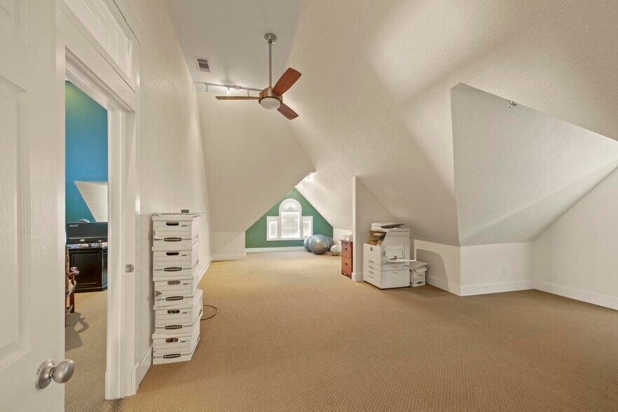 More Photos Of 656 Garden St, Pensacola Office For Sale
