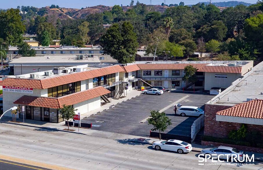 More Photos Of 22916 Lyons Ave, Santa Clarita Storefront Retail Office For Lease