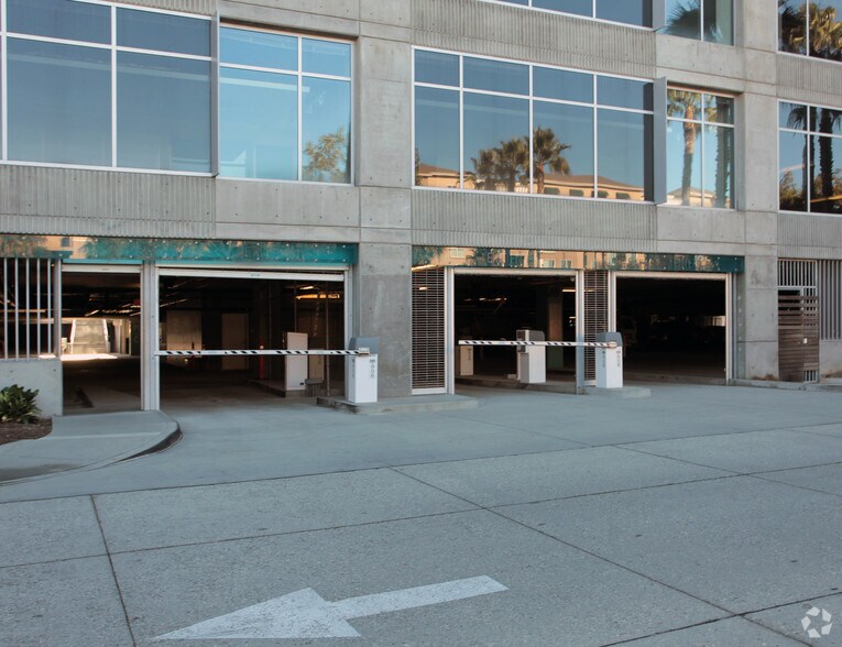 More Photos Of 5510 Lincoln Blvd, Playa Vista Office For Lease