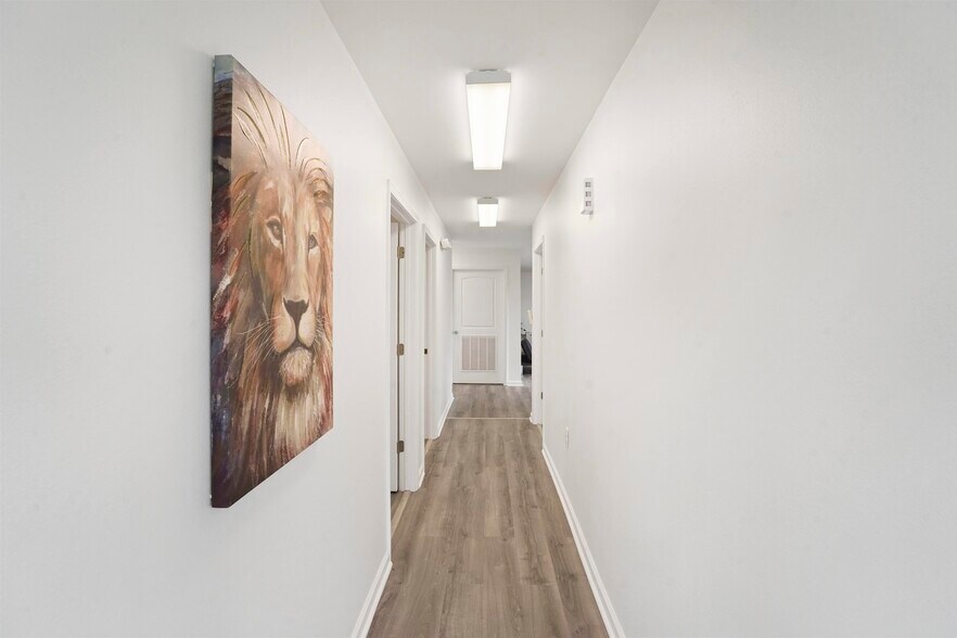 More Photos Of 1425 E Tunnel Blvd, Houma Office For Sale