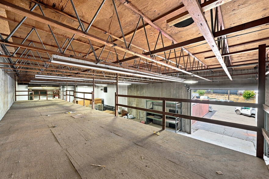 More Photos Of 905-909 Fee Dr, Sacramento Service For Sale