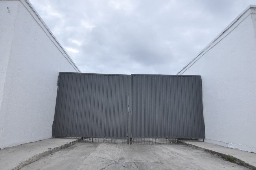 More Photos Of 842 NW 7th Ter, Fort Lauderdale Warehouse For Sale