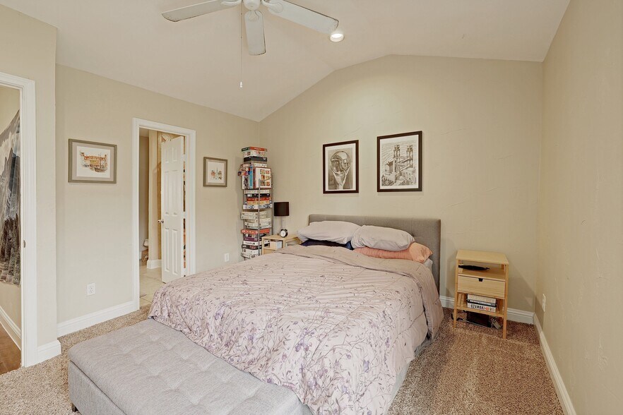 More Photos Of 1911 Lightsey Rd, Austin Apartments For Sale