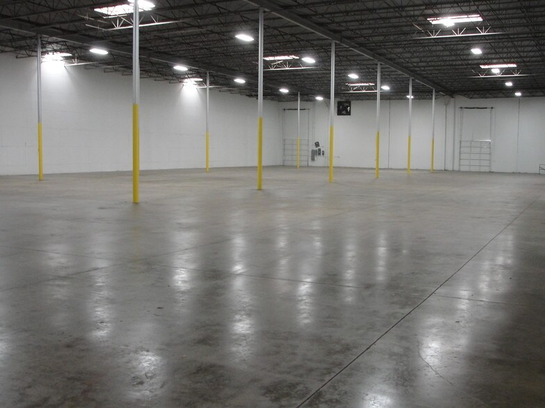 More Photos Of 3605-3665 La Reunion Pky, Dallas Distribution For Lease