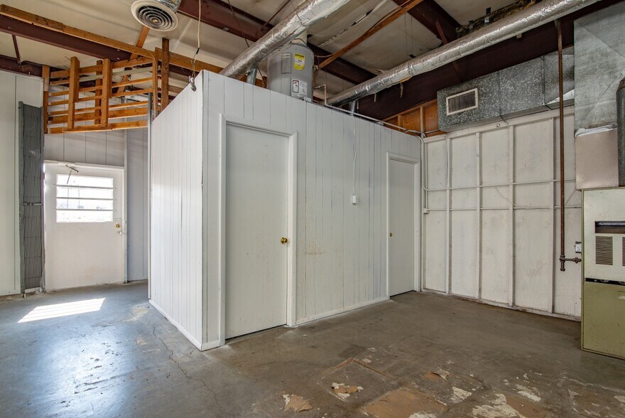 More Photos Of 716 High St, Brandenburg Freestanding For Sale