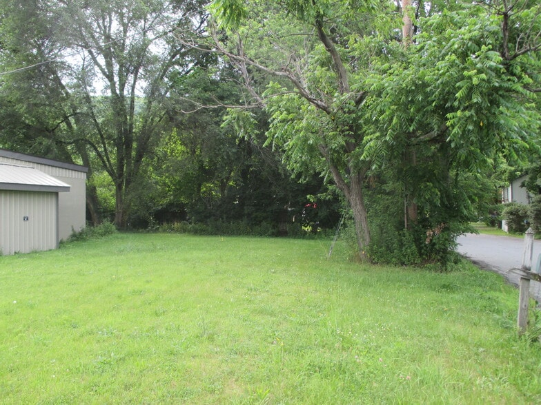 More Photos Of 3 Vine St, Greenwood Lake Warehouse For Lease