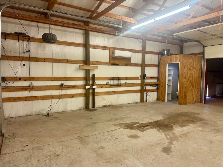 More Photos Of 26229 W 180th St, Purcell General Retail For Sale