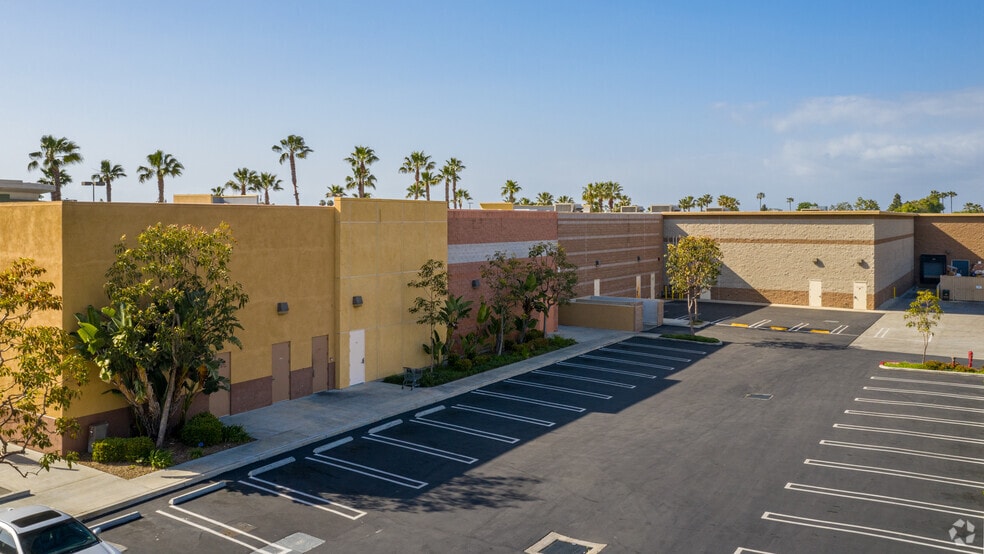 More Photos Of 3010-3030 Harbor Blvd, Costa Mesa Unknown For Lease