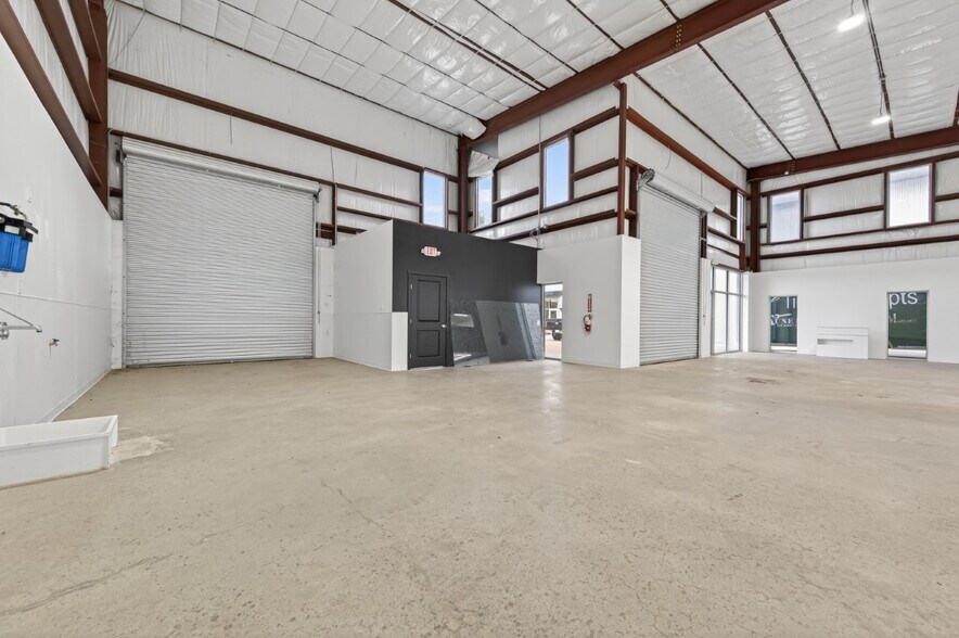 More Photos Of 32411 Tamina Rd, Magnolia Unknown For Lease