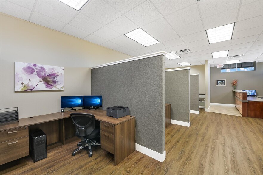 More Photos Of 1107 Ranch Road 620 S, Lakeway Office For Lease