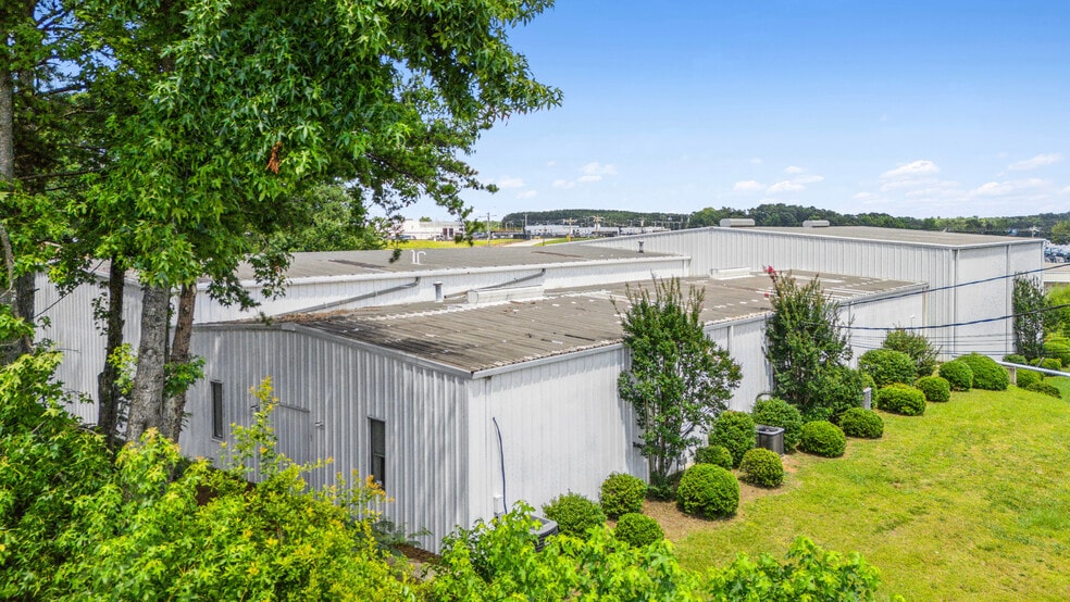 More Photos Of 2125 Airport Rd, Greer Light Distribution For Lease