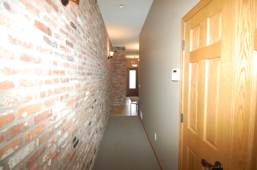 More Photos Of 217 8th Ave, Wellman Medical For Lease