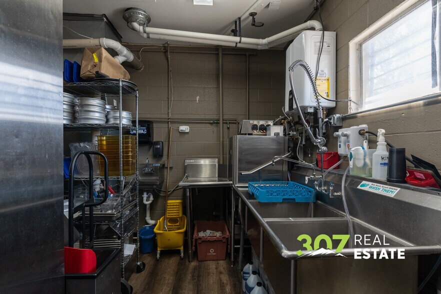 More Photos Of 130 Yellowstone Ave, Cody Convenience Store For Sale