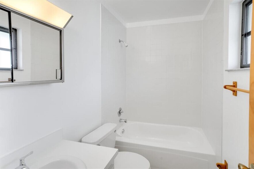 More Photos Of 5907 Tyler St, Hollywood Apartments For Sale