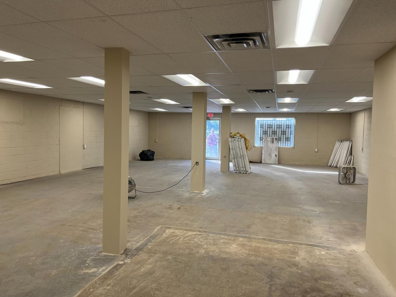 More Photos Of 3271-3273 Old Washington Rd, Waldorf Flex For Lease