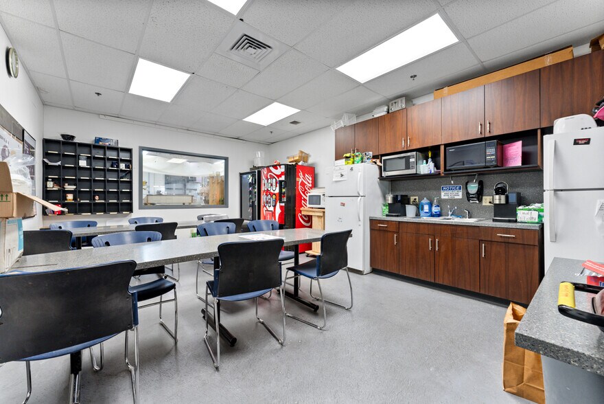 More Photos Of 115 Industrial Dr, Northampton Warehouse For Sale