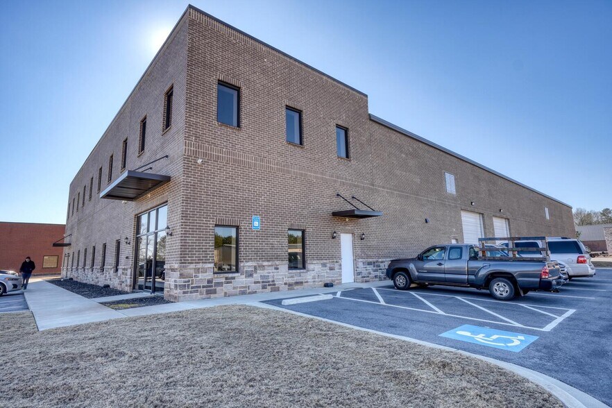 More Photos Of 3663 Southland Dr, Flowery Branch Warehouse For Sale