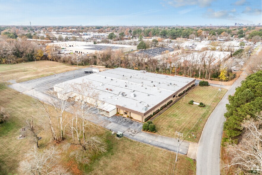 More Photos Of 2210 Paramont Ave, Chesapeake Manufacturing For Sale