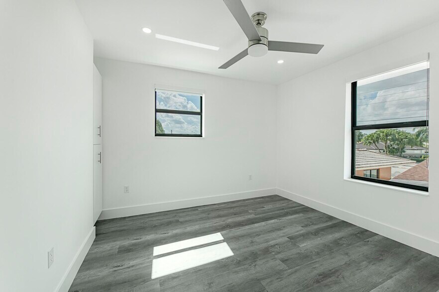 More Photos Of 10370 SW 24th St, Miami Apartments For Sale