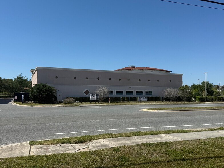 More Photos Of 12702 Race Track Rd, Tampa Freestanding For Lease