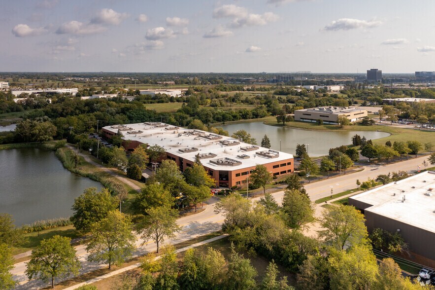 More Photos Of 400-444 E State Pky, Schaumburg Light Distribution For Lease
