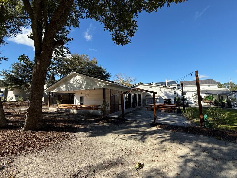 More Photos Of 102 Live Oak St, Tabor City Restaurant For Sale