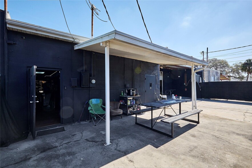 More Photos Of 1834 14th St, Bradenton Freestanding For Sale