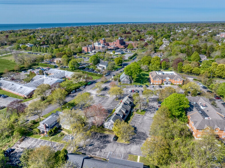 More Photos Of 335 Meeting House Ln, Southampton Healthcare For Sale