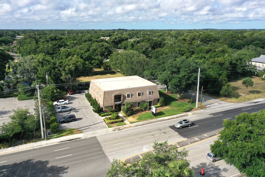 More Photos Of 3885 20th St, Vero Beach Office For Lease