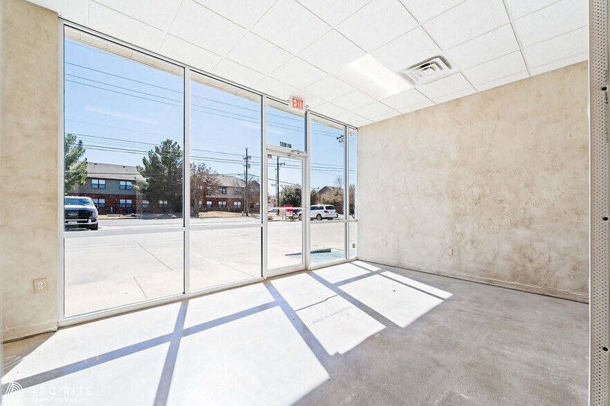 More Photos Of 5820 66th St, Lubbock Storefront Retail Office For Sale