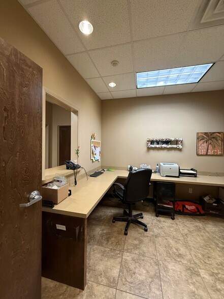 More Photos Of 1504 Nederland Ave, Nederland Storefront Retail Office For Sale