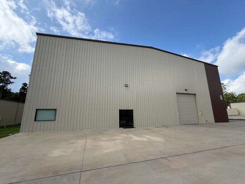 More Photos Of 21219 Blair Rd, Conroe Industrial For Sale