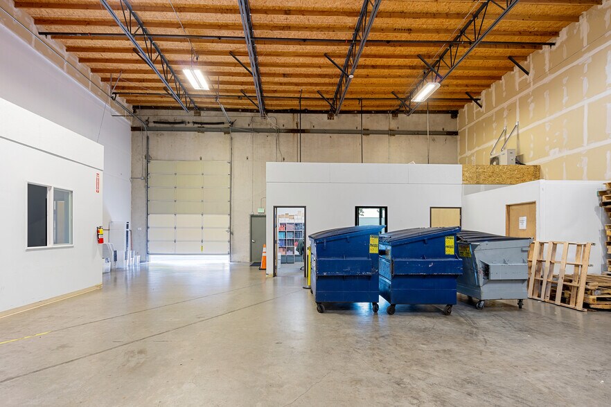 More Photos Of 5900 NE 88th St, Vancouver Distribution For Lease