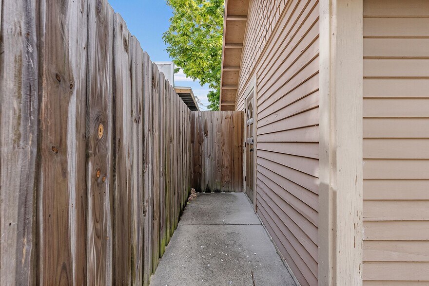 More Photos Of 2632 Central Ave, Saint Petersburg Office Residential For Sale