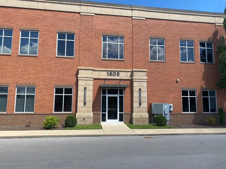 More Photos Of 1605 Medical Center Pky, Murfreesboro Office For Sale