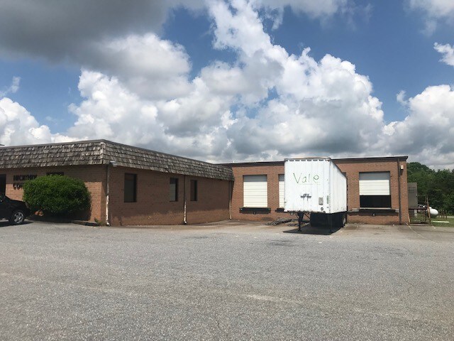 More Photos Of 7514 NC Hwy 10, Vale Manufacturing For Lease