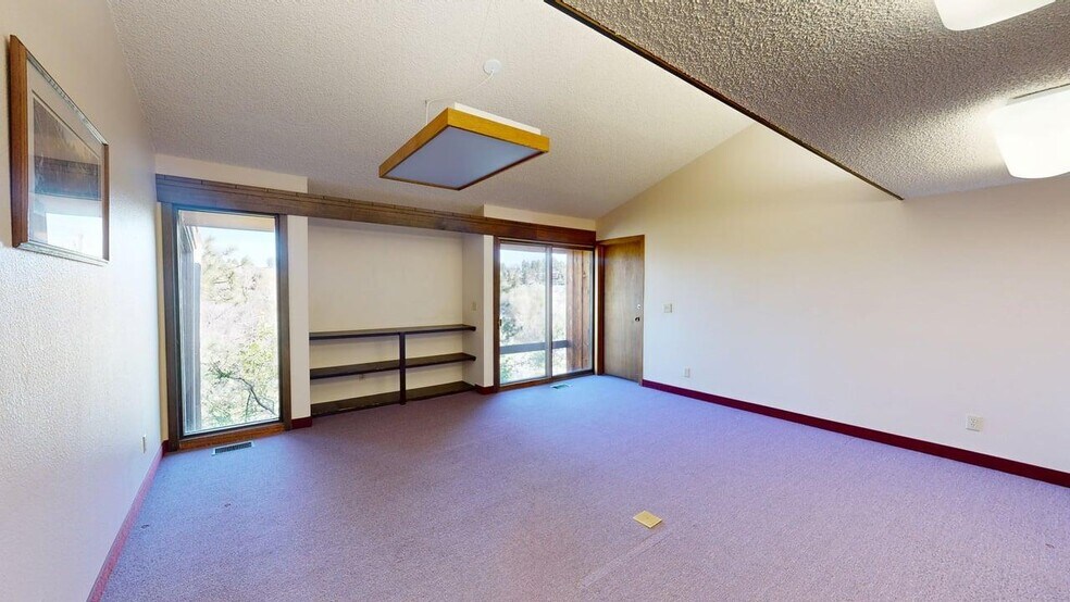 More Photos Of 11 E Airport Rd, Billings Office For Lease