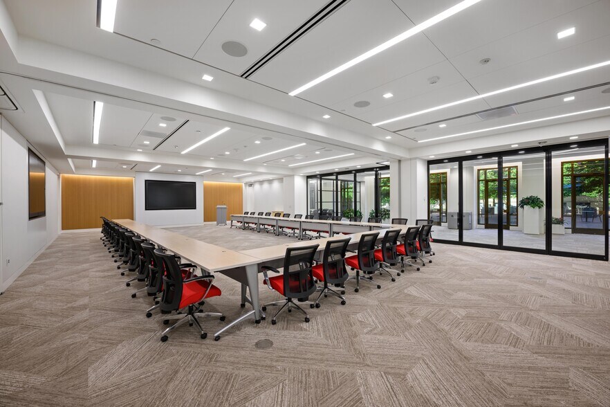 More Photos Of 1616 P St NW, Washington Office For Lease