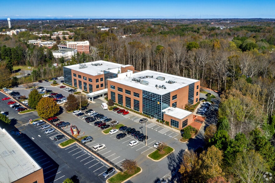 More Photos Of 146 Medical Park Rd, Mooresville Unknown For Lease