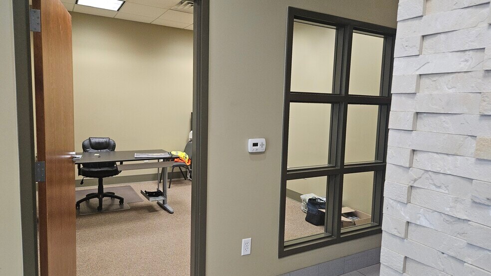 More Photos Of 110 W 13775 S, Draper Warehouse For Lease